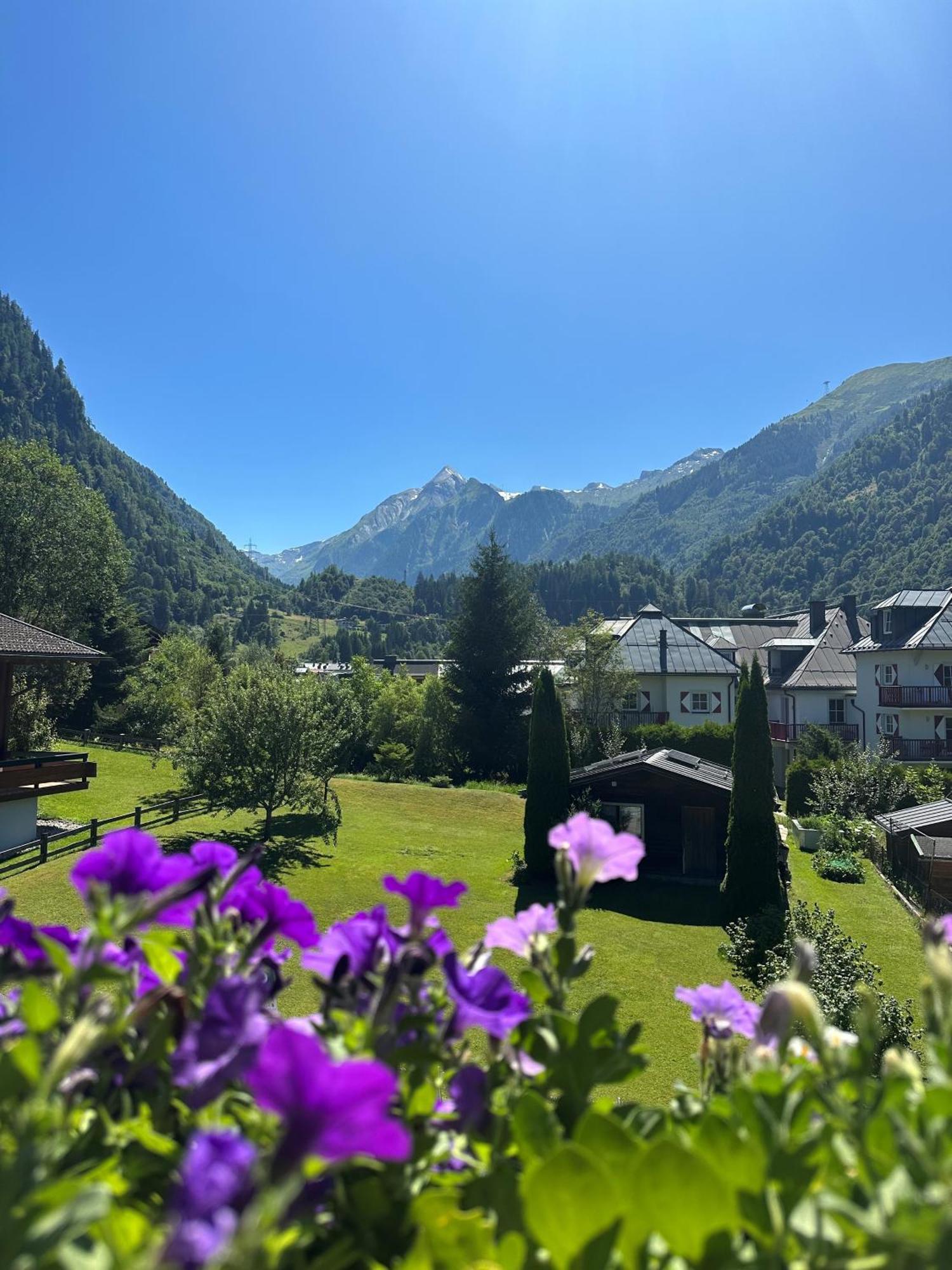 Fruehstueckspension Monika, B&B In Kaprun Mit Summercard ภายนอก รูปภาพ